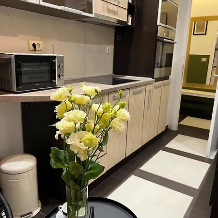Happy Green Apartment
